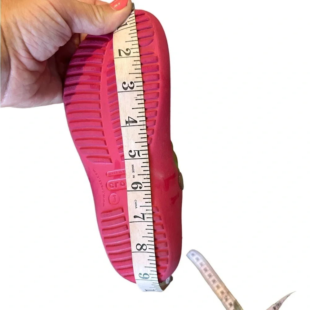 JUNIOR GIRLS CROCS FLIP FLOPS SANDALS (sz J3)